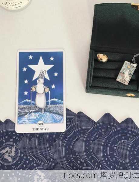手捧星星的塔罗牌，希望、指引与灵性觉醒