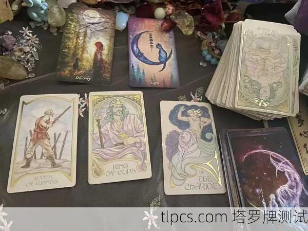 月亮与母神的低语,巨蟹座塔罗牌中的情感炼金术