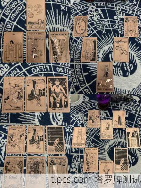 真黑塔罗牌尺寸，选择与使用的艺术