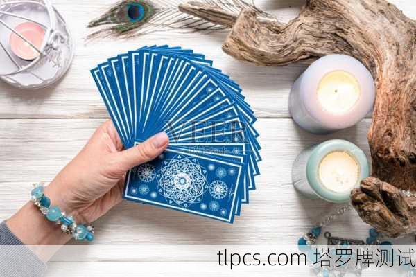 方向一，以塔罗牌为主题的时尚造型/摄影大片