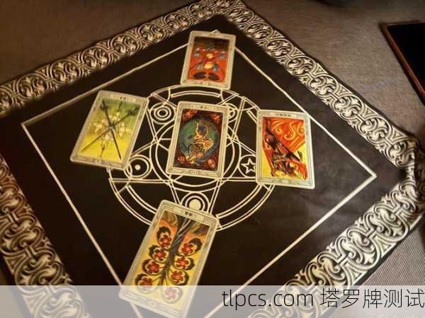 托特塔罗牌，深掘潜意识的神秘钥匙