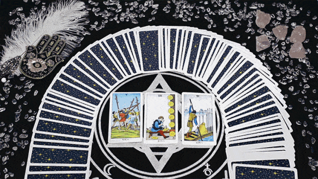 塔罗牌在人际关系方面的解读，可以帮助你从不同角度理解关系动态、潜在挑战或成长方向。以下是一些常见的塔罗牌阵及相关牌义解读，供你参考