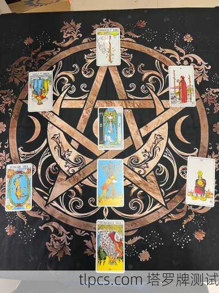 花影塔罗牌（Shadowscapes Tarot）是一副基于韦特体系创作的塔罗牌，由艺术家Stephanie Pui-Mun Law绘制，以其梦幻、细腻的水彩画风和神话元素著称