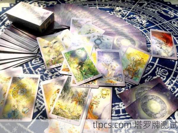 关于花影塔罗牌的幸运解读，我们可以从多个维度来探索。花影塔罗以其细腻唯美的画风、充满自然与神话意象的符号系统，为幸运这一概念赋予了诗意而深邃的注解