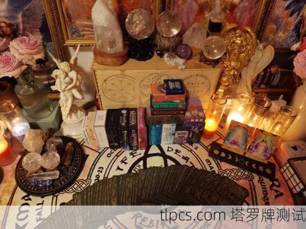 塔罗牌情迷蜡烛，点燃灵性之光的占卜仪式